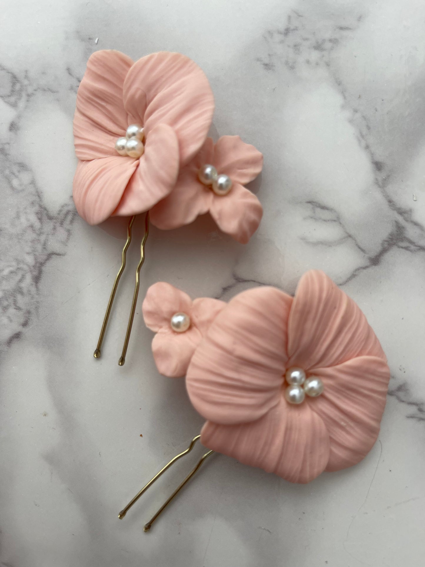 Tocado en horquillas rosa blush FR04