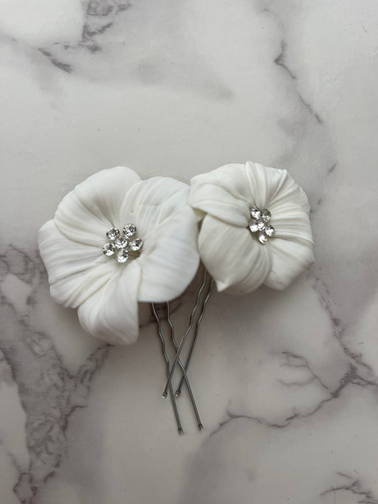 Tocado horquillas flores off white Fr03