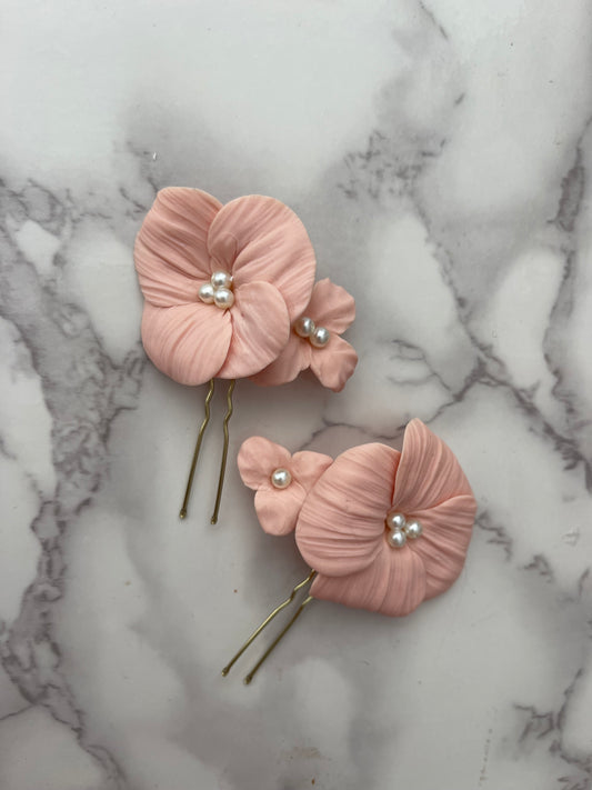 Tocado en horquillas rosa blush FR04